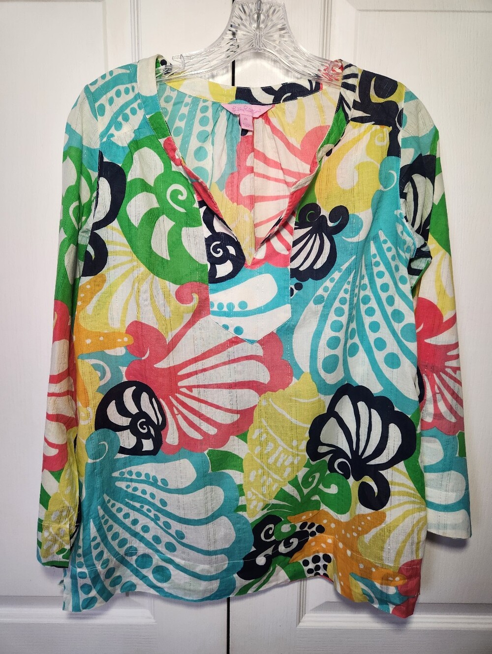Lilly Pulitzer Women’s Multicolor Shell-Print Top. Size M